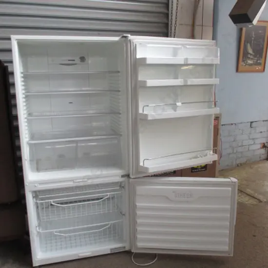 Fridge freezer