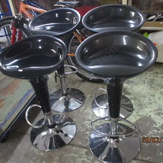 4 Bar Stools