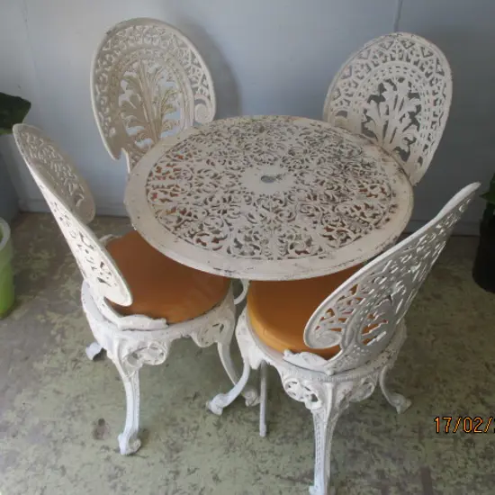 Patio Table and 4 Chairs