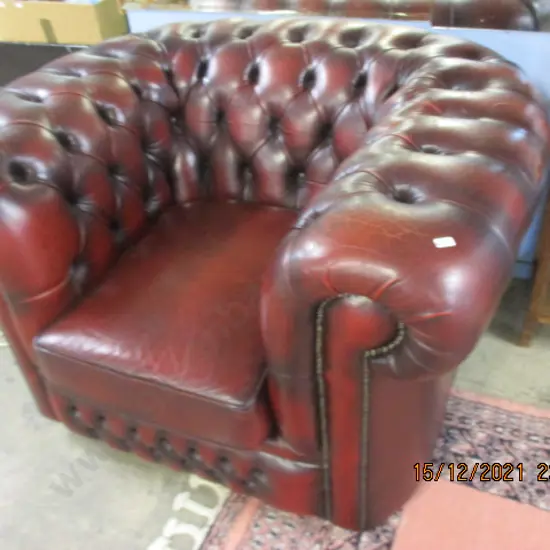 Deep Button Gents Chair