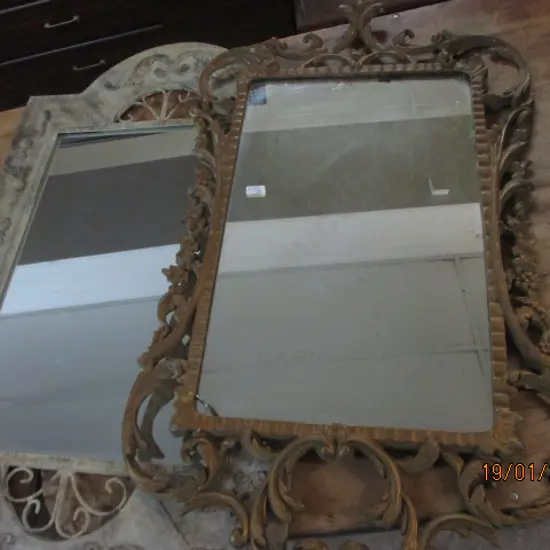 2 Mirrors