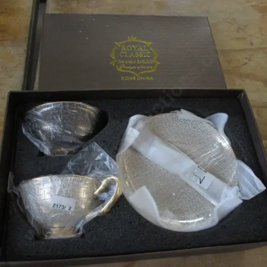 Royal Classic Tea Set