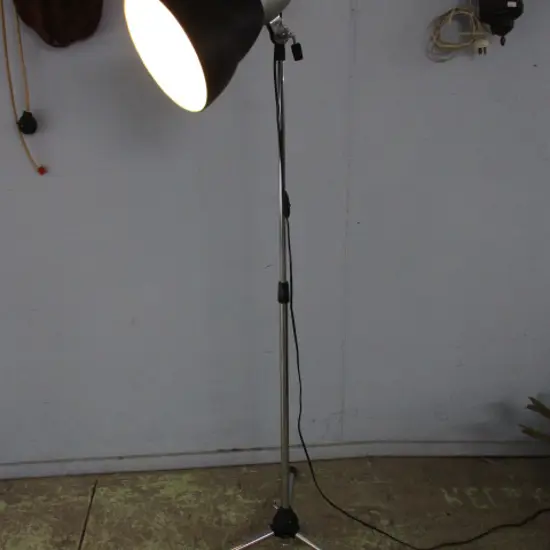Tripod Lamp