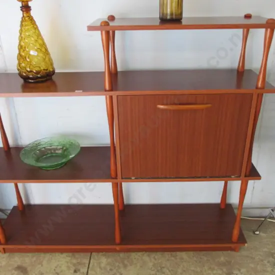 Mid Century Display Cab