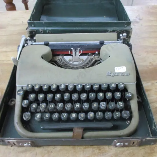 Retro Typewriter