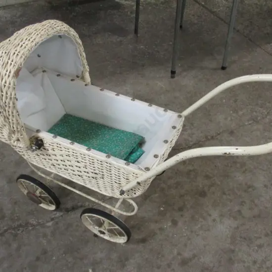Dolls Pram