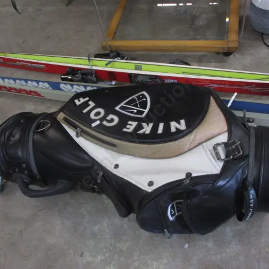 Skis and Golfclubs