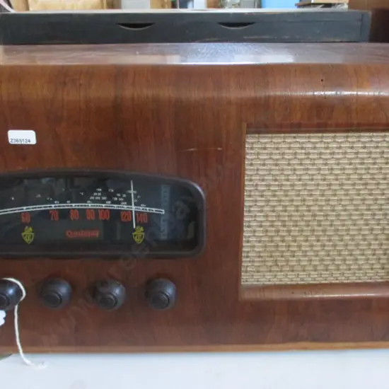 193 Courtney Radio
