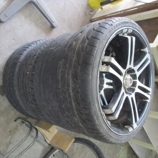 4 Mag Wheels and Tyres