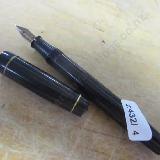 Gold Knib Croxsley Pen