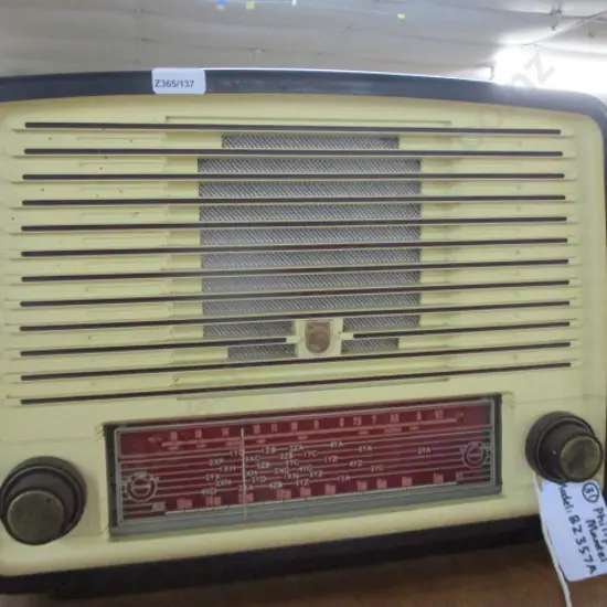 117 Phillips Radio