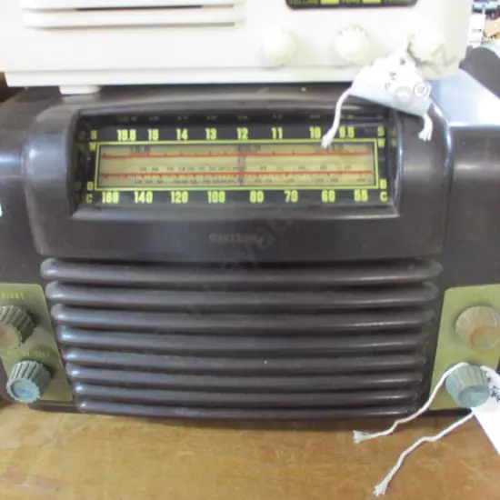 113 Philco Radio