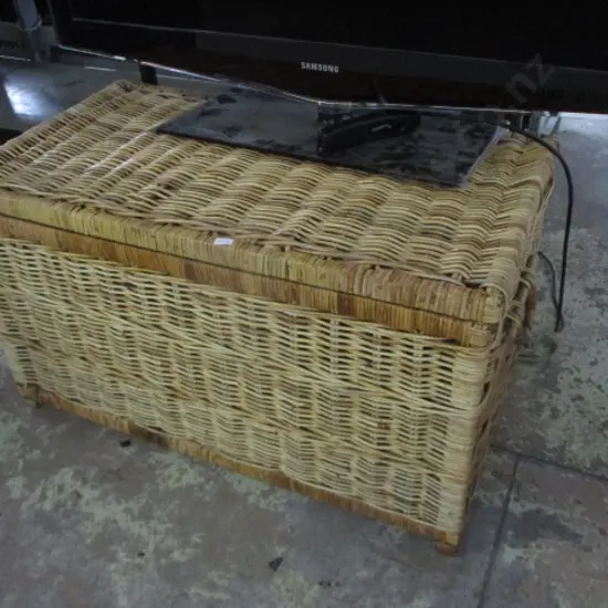 Cane Hamper