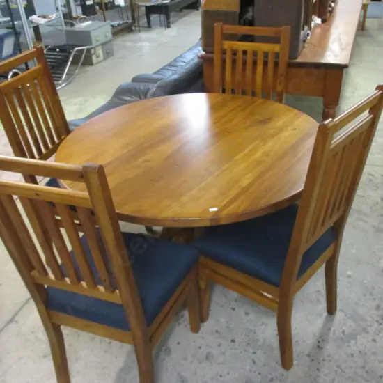 Rimu Pedestal Dining Suite