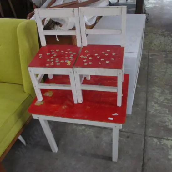 Kids Table and Chairs