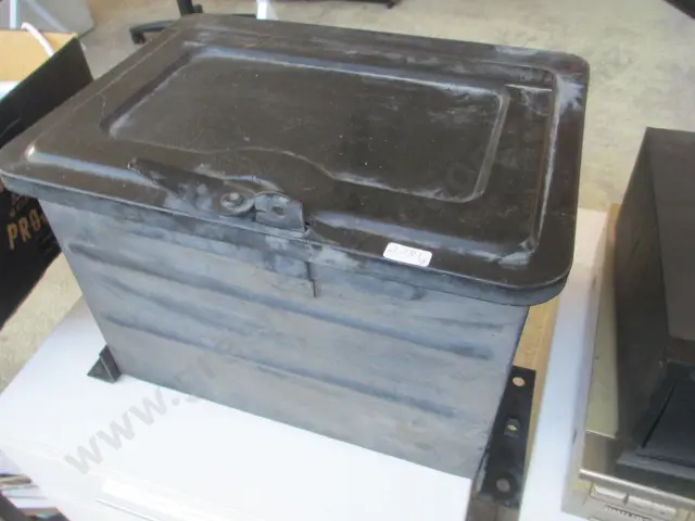 Metal Box Image 1++