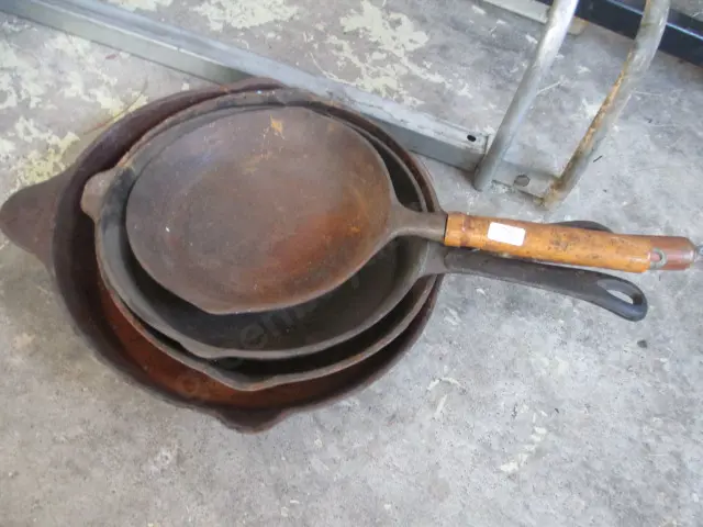 Frying Pans Image 1++
