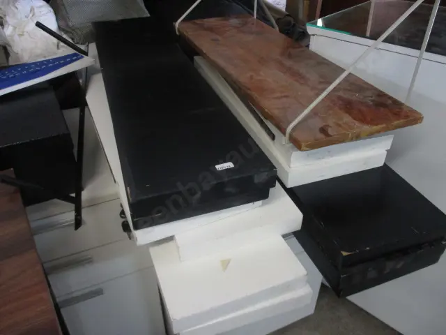 Floating Shelves Image 1++
