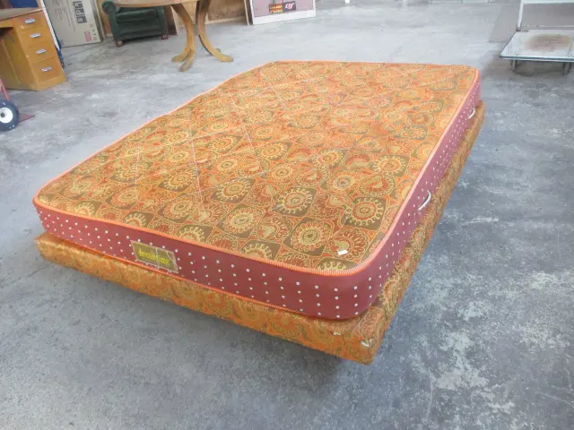 Double Bed Image 1++
