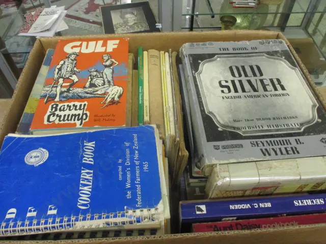 Books Image 1++