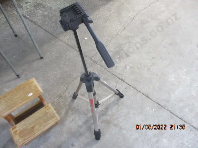 Tripod Image 1++