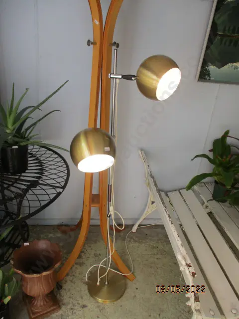 Mid Century Lamp Image 1++