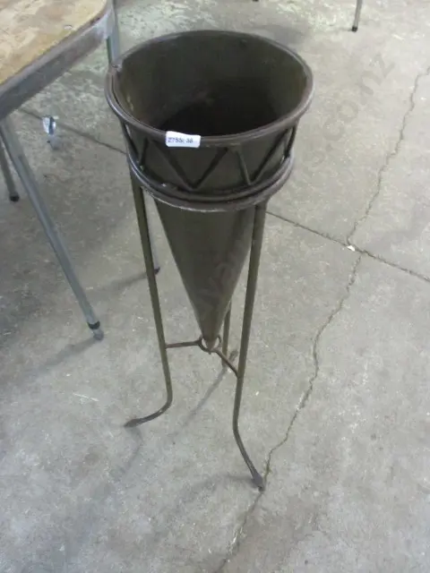 Floor Vase Image 1++