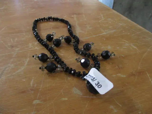 Jet Necklace Image 1++