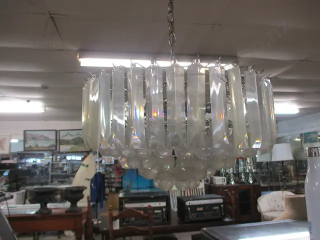 Acryllic Chandelier Image 1++