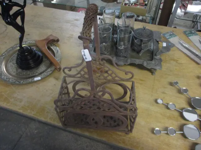 Metal Crate Image 1++