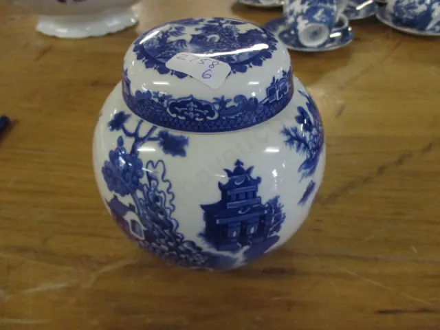 B/w Ginger Jar Image 1++