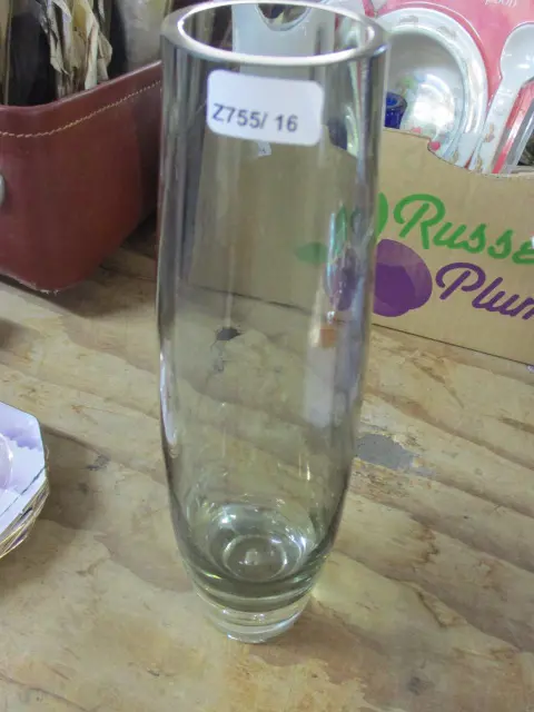 Art Glass Vase Image 1++