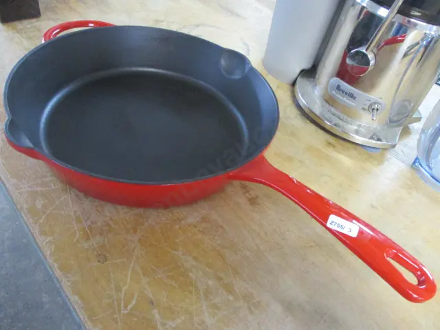 Cast Iron Pan Image 1++