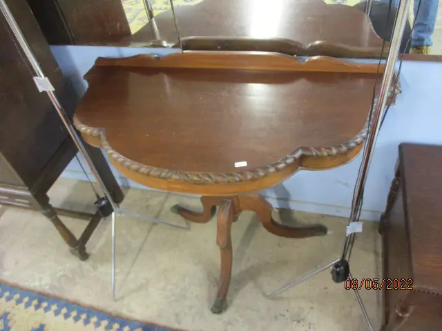 Pie Crust Table Image 1++