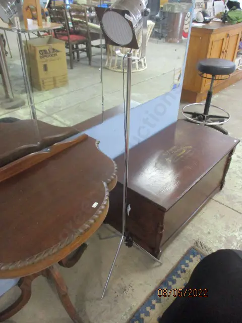 Studio Lamp Image 1++