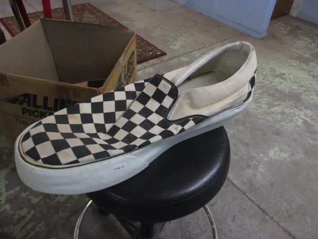 Massive Shoe Model Image 1++