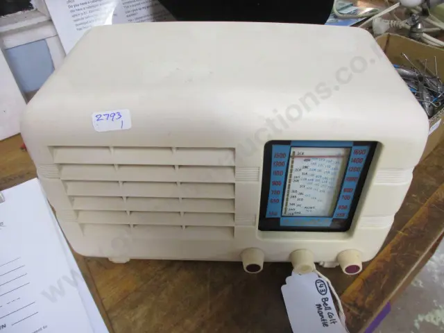 Bakelite Radio Image 1++