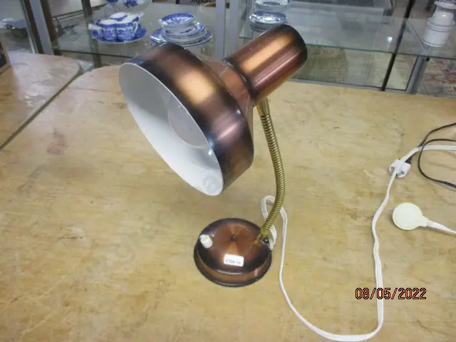 Retro Lamp Image 1++