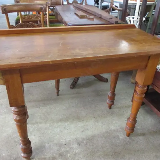 Kauri Hall Table (borah)