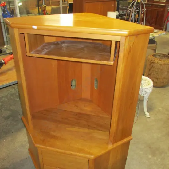 Rimu Cabinet