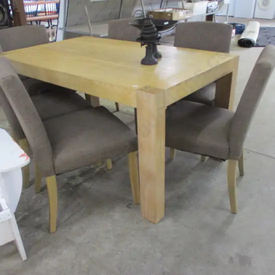 Dining Table and 6 Chairs