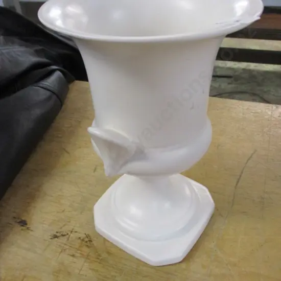 C/Lynn vase