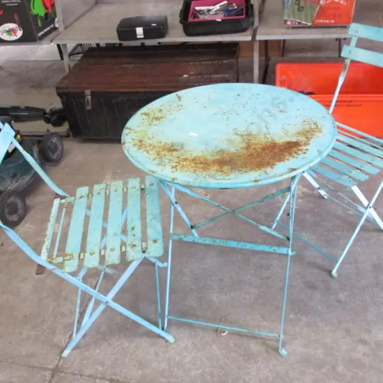 Folding patio Table and 2 Chairs