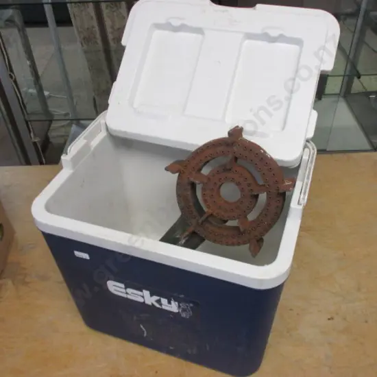 Gas Ring and Chilly Bin