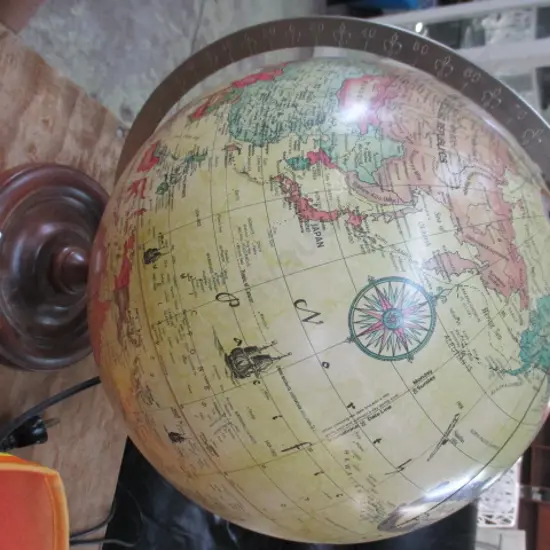 Globe Lamp