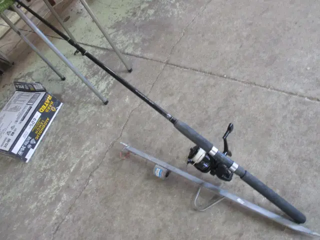 Rod Reel and Holder Image 1++