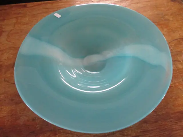 Art Glass Bowl Image 1++