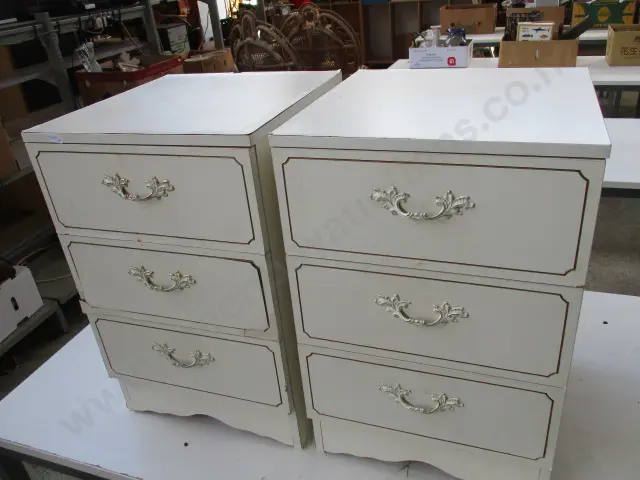 Pr Bedside Cabs Image 1++
