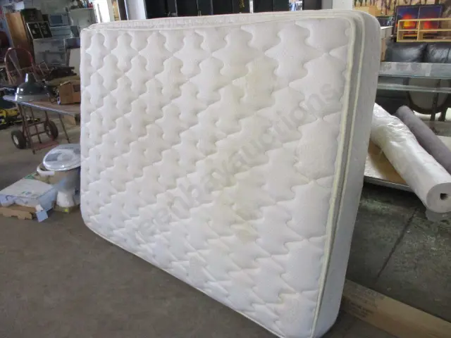 Queen Mattress Image 1++