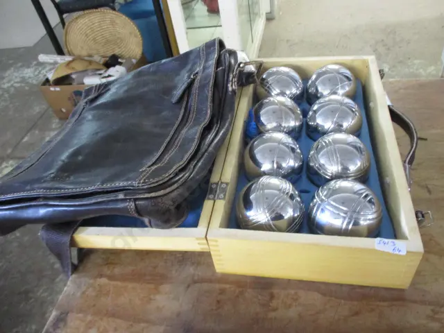 Boules and Bag Image 1++